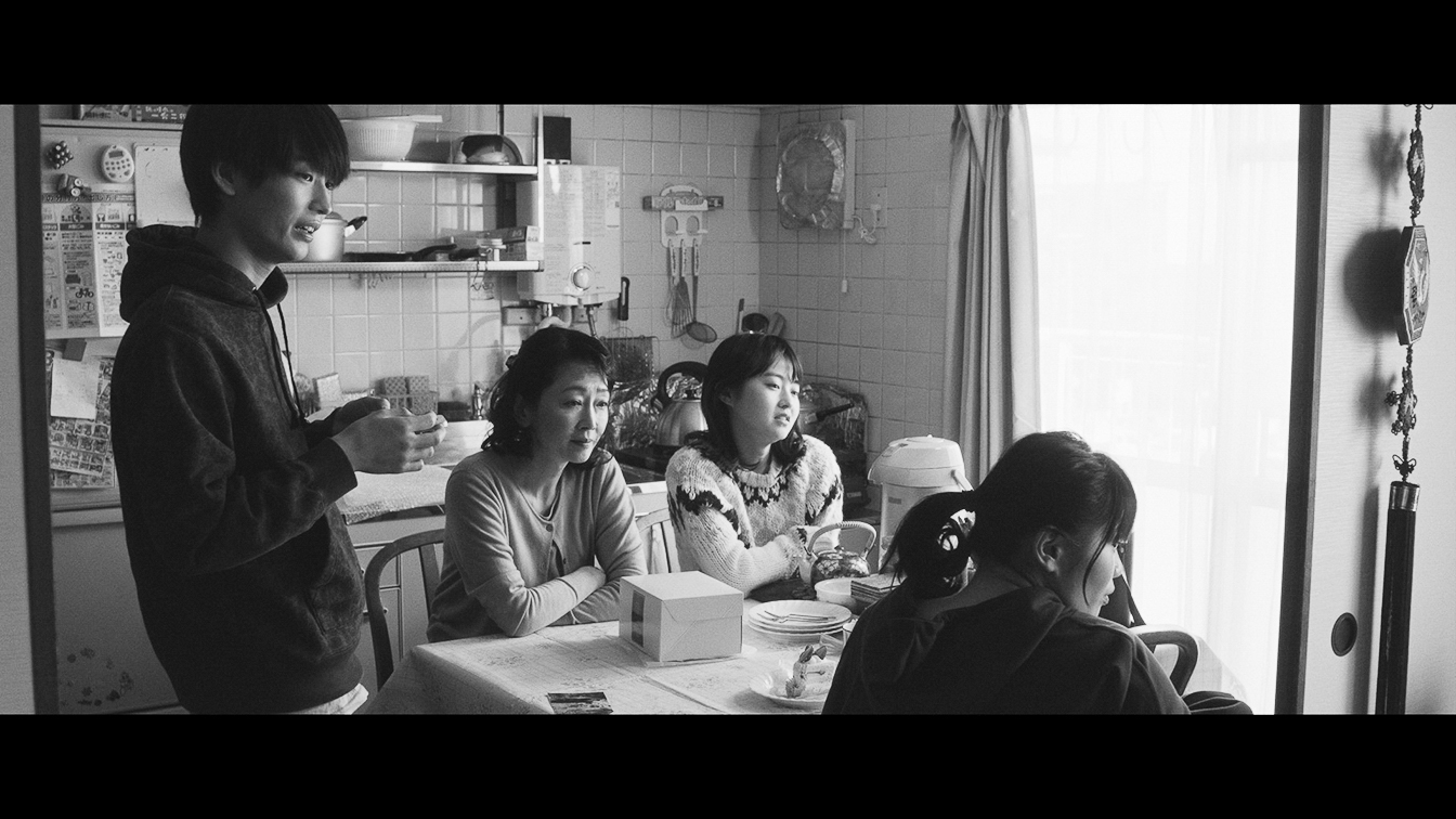 15p_映画_港に灯りがともる_sub